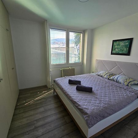 City Center Apt Wfree P Скопие Екстериор снимка
