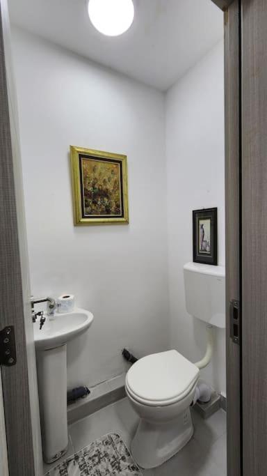 City Center Apt Wfree P Скопие Екстериор снимка