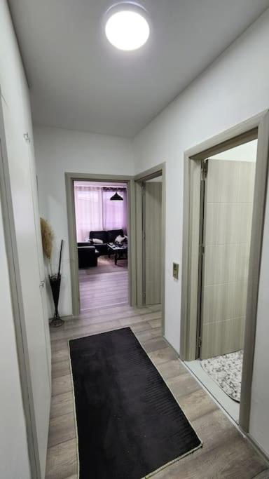 City Center Apt Wfree P Скопие Екстериор снимка