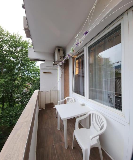 City Center Apt Wfree P Скопие Екстериор снимка